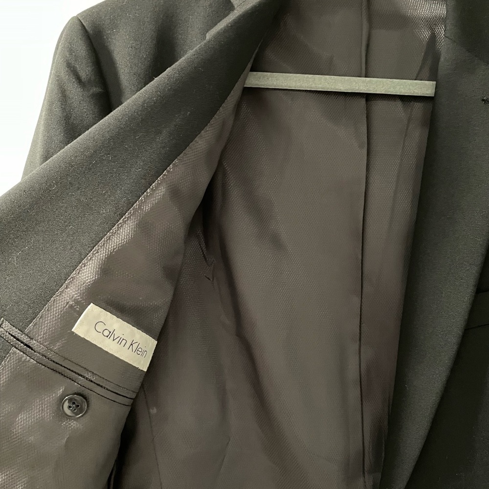 Calvin Klein 40R black suit jacket